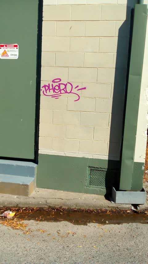 Graffiti, a report photo