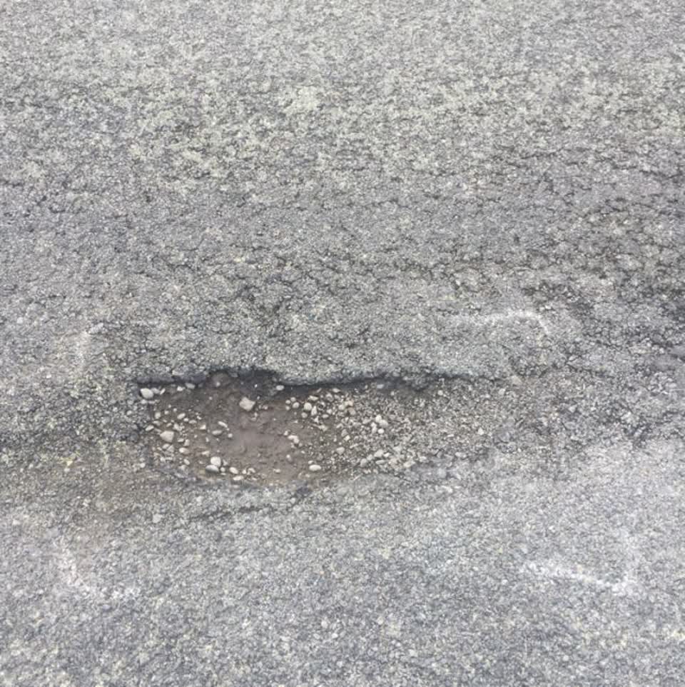The photograph attached to this roading/streets report
