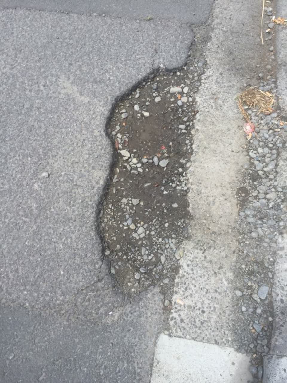 The photograph attached to this roading/streets report