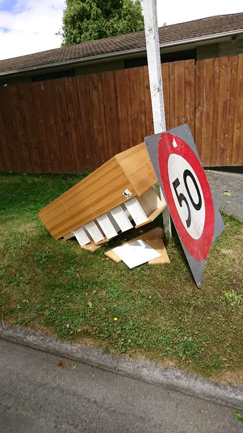 Rubbish/Recycling, a report photo