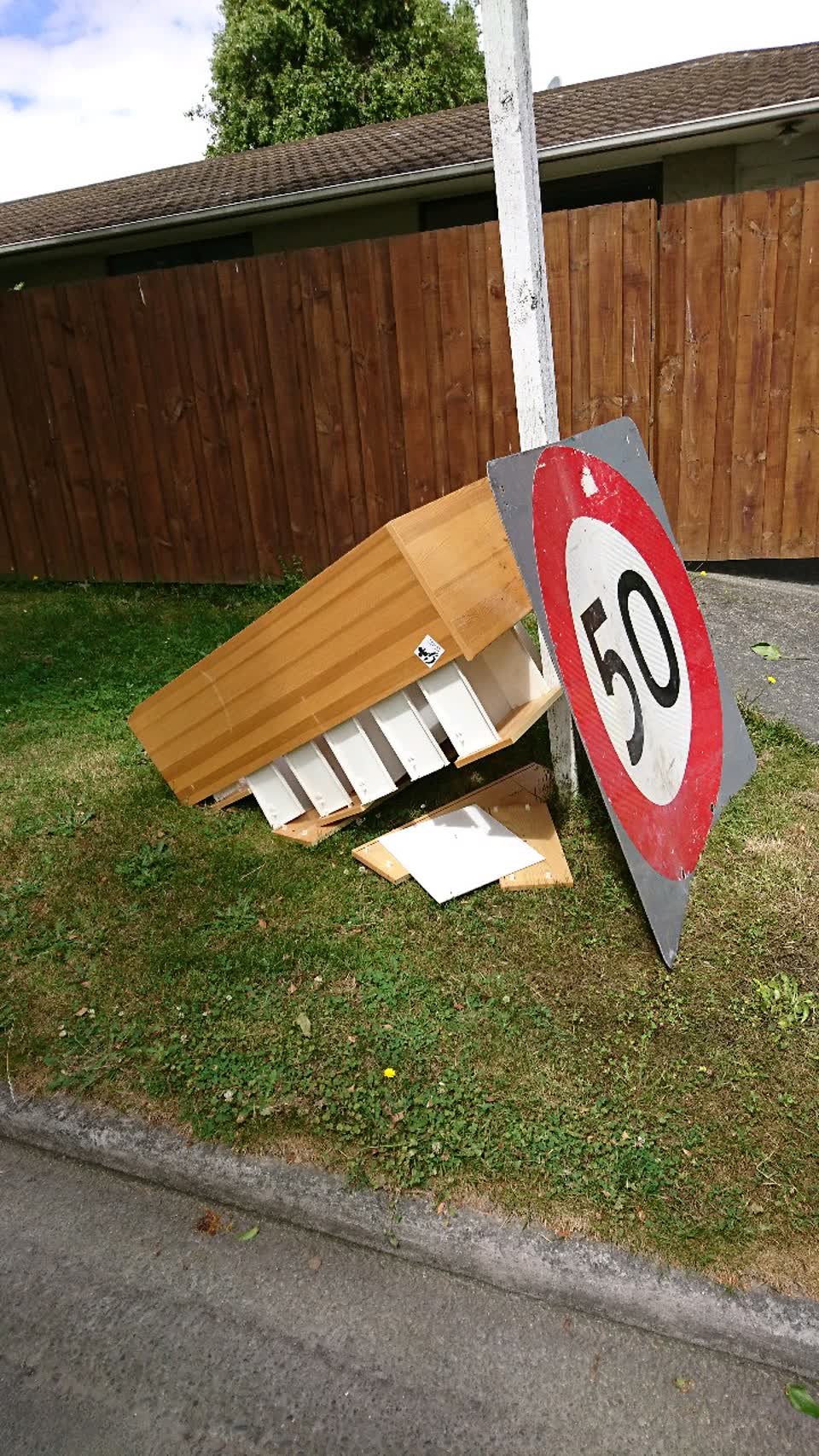 The photograph attached to this rubbish/recycling report