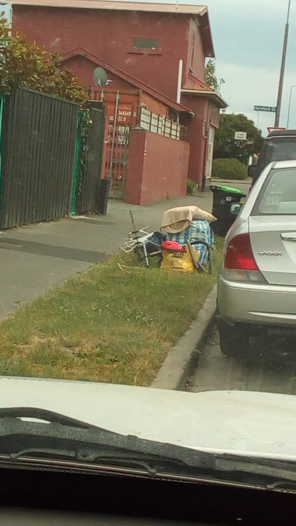 The photograph attached to this rubbish/recycling report