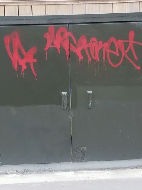 Graffiti, a report photo