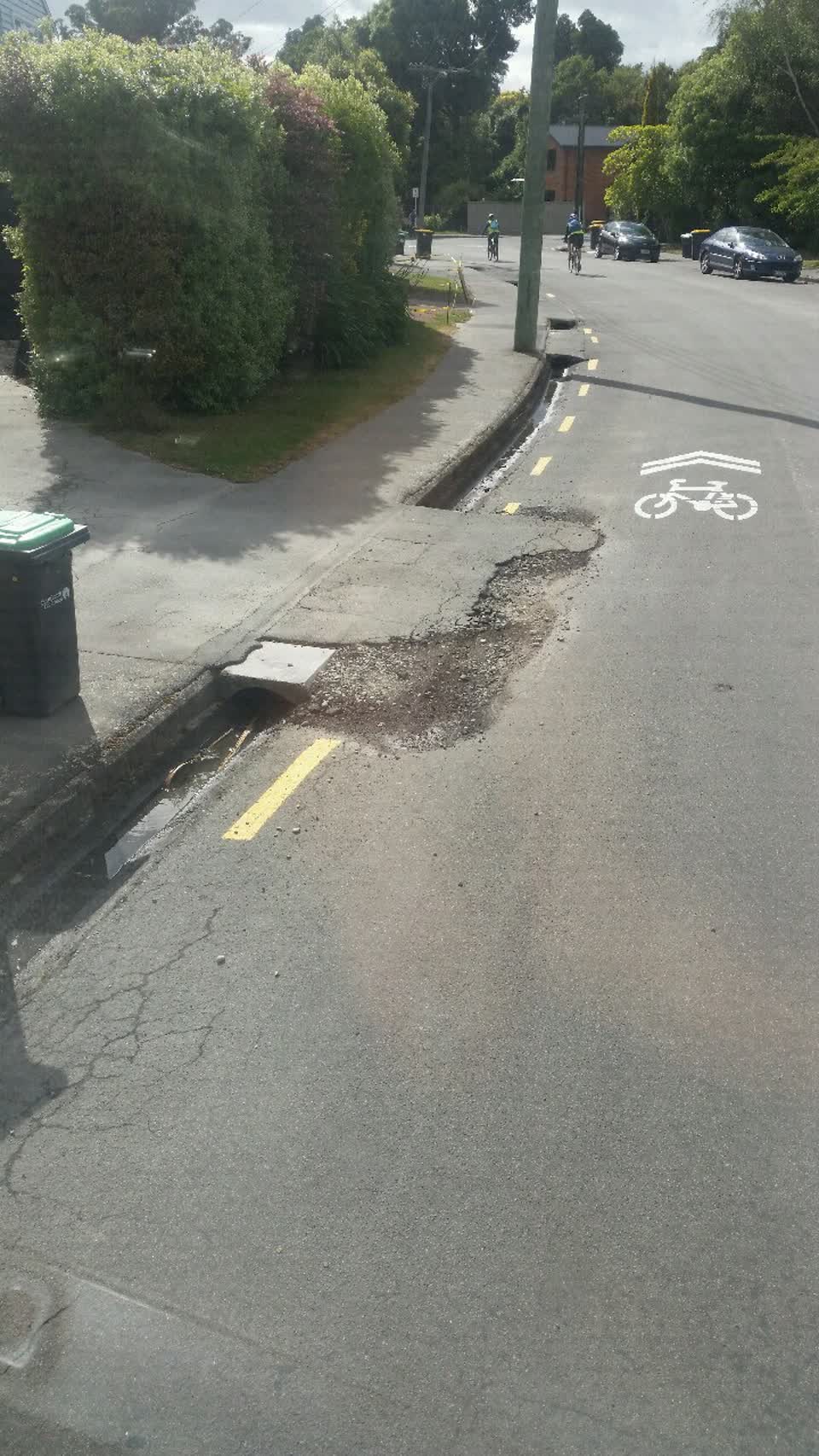 The photograph attached to this roading/streets report