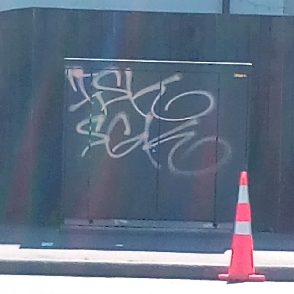 The photograph attached to this graffiti report