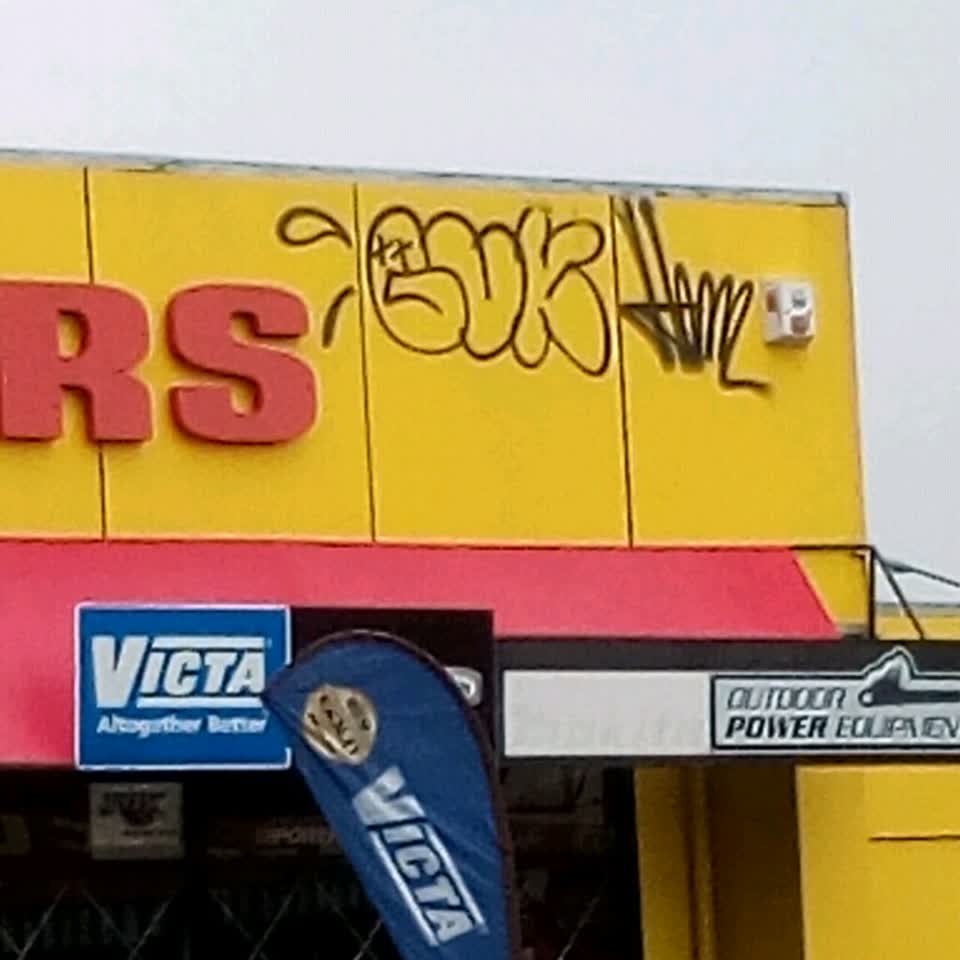 The photograph attached to this graffiti report