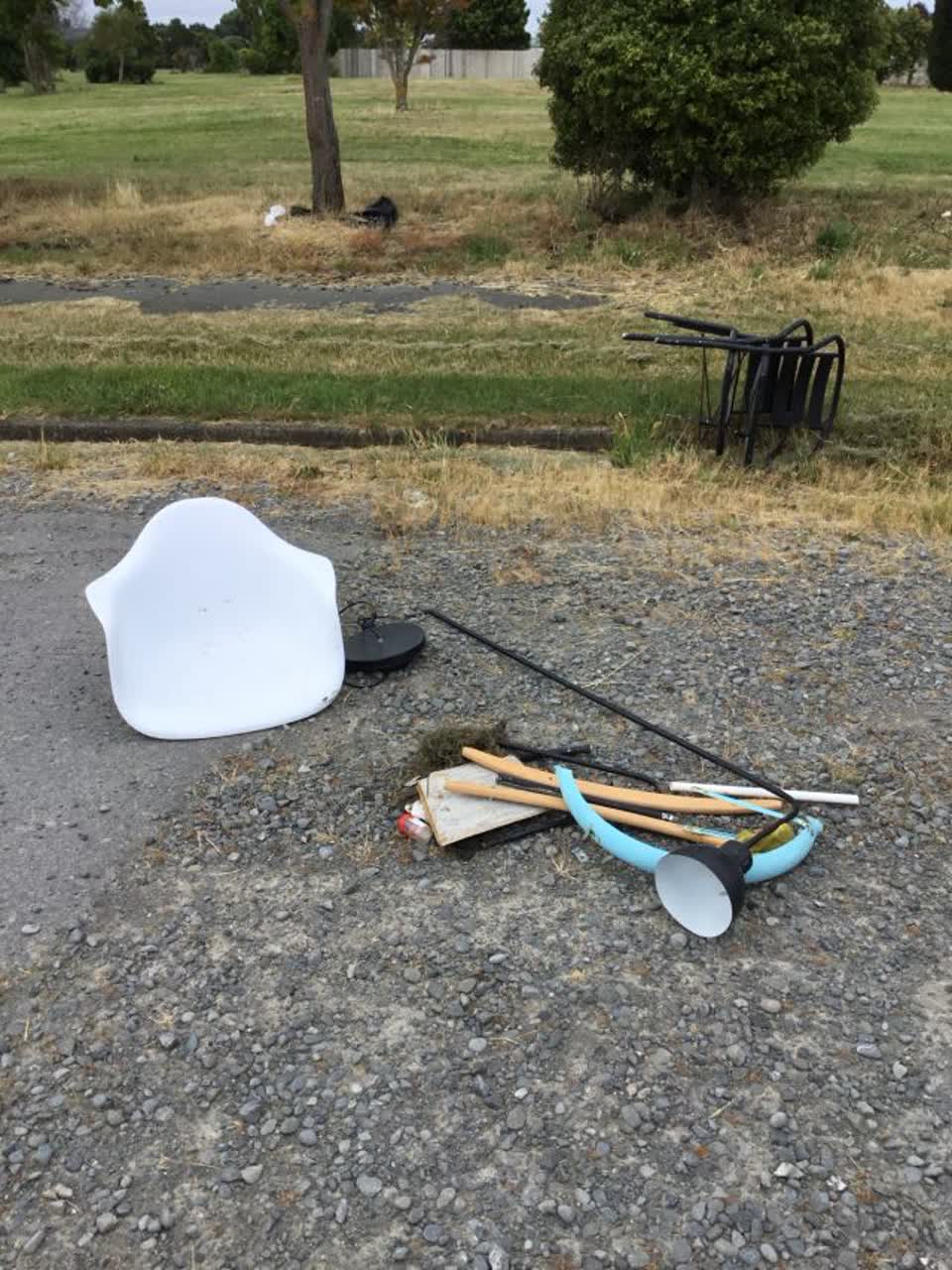 The photograph attached to this rubbish/recycling report