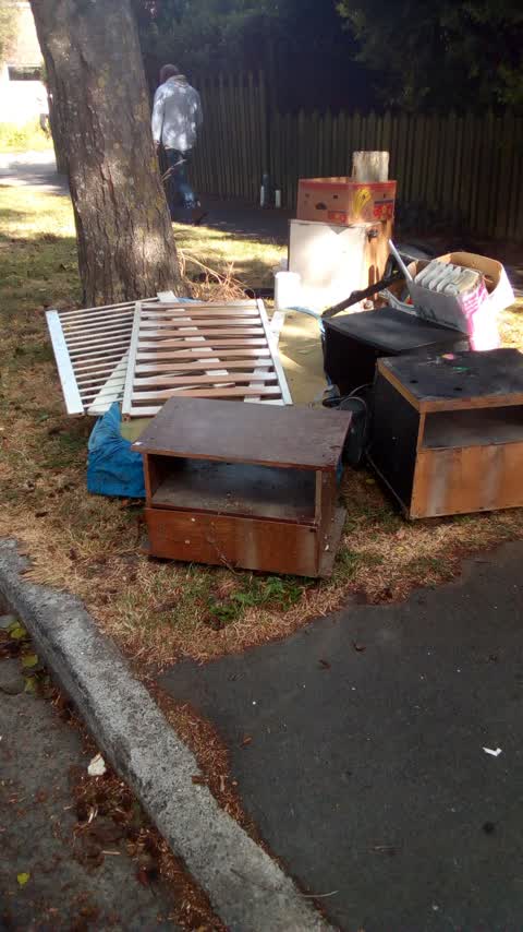 Rubbish/Recycling, a report photo