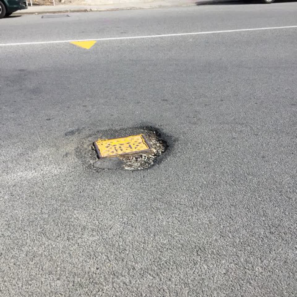 The photograph attached to this roading/streets report