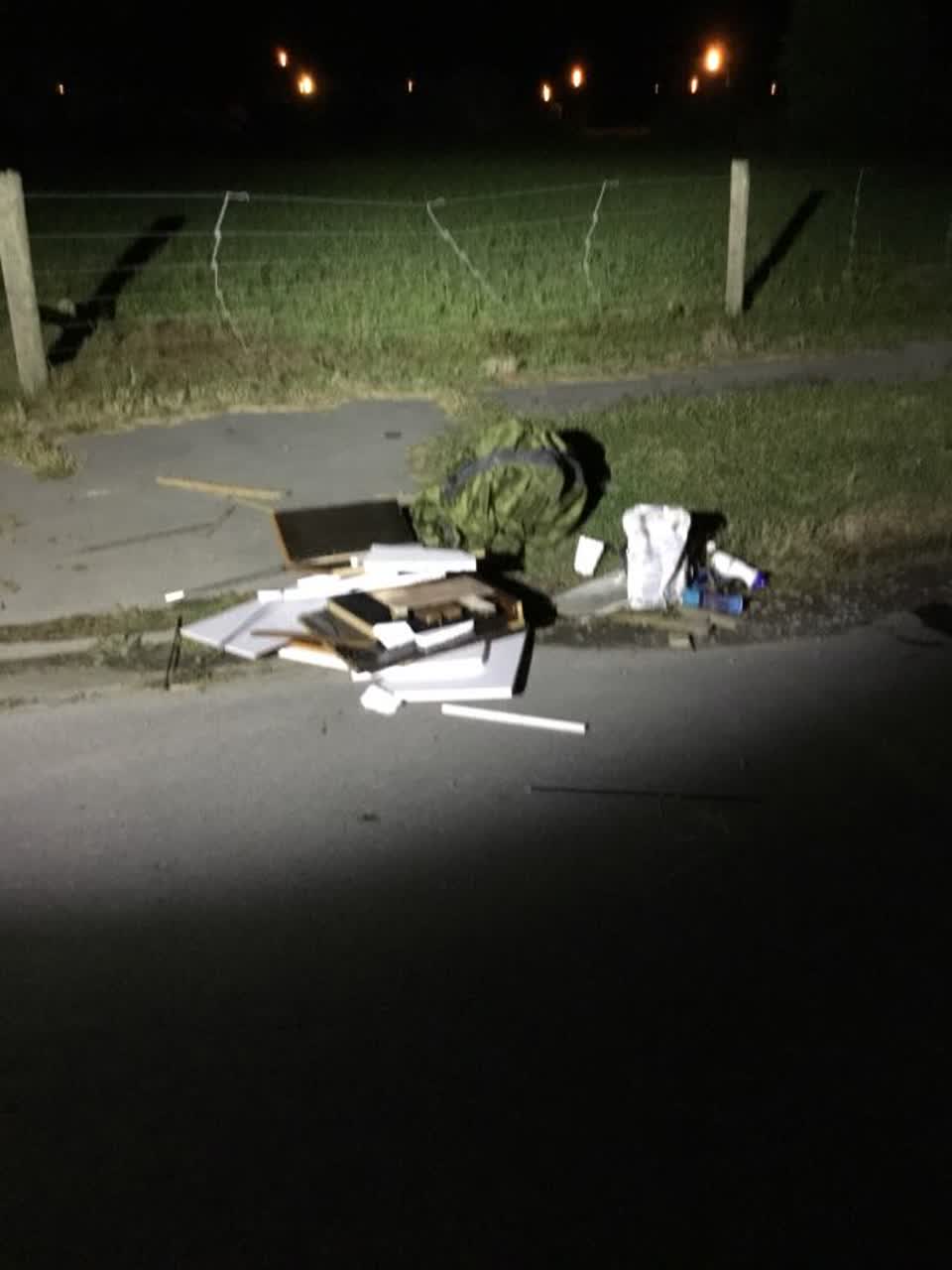 The photograph attached to this rubbish/recycling report