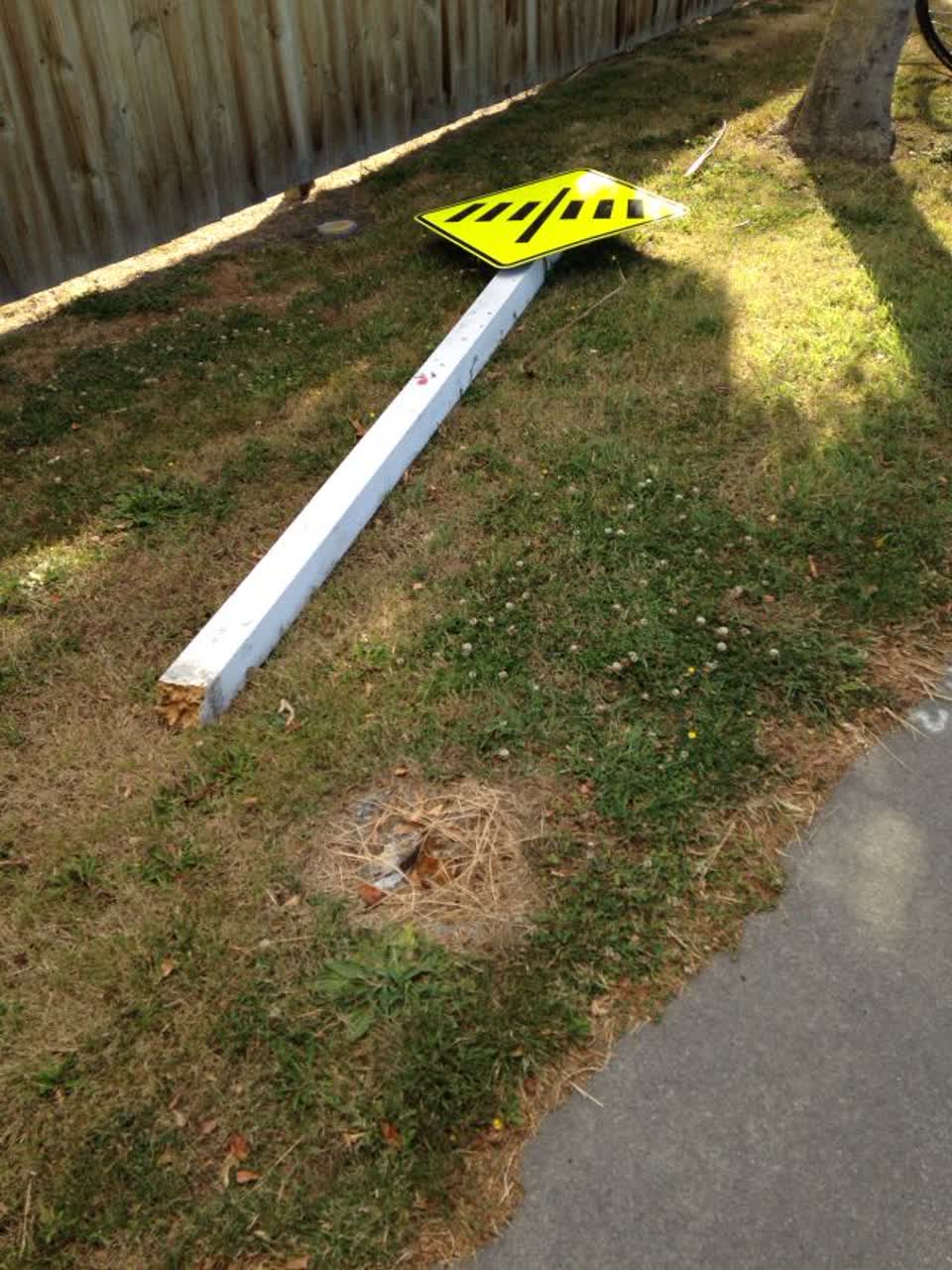 The photograph attached to this roading/streets report