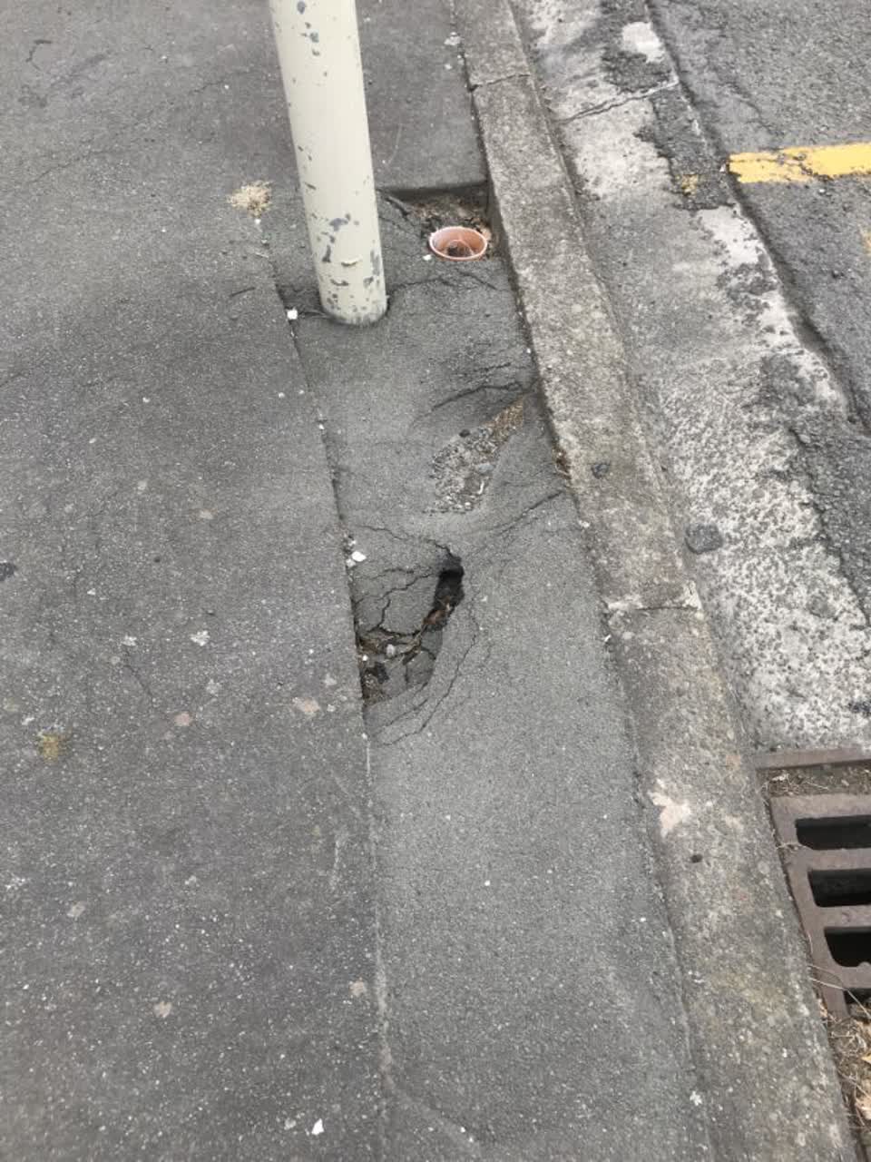 The photograph attached to this roading/streets report