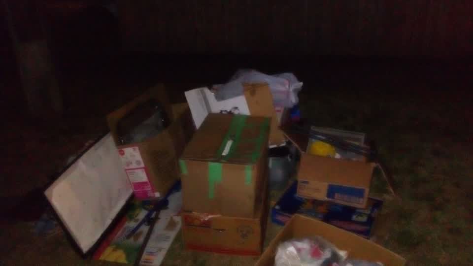 The photograph attached to this rubbish/recycling report