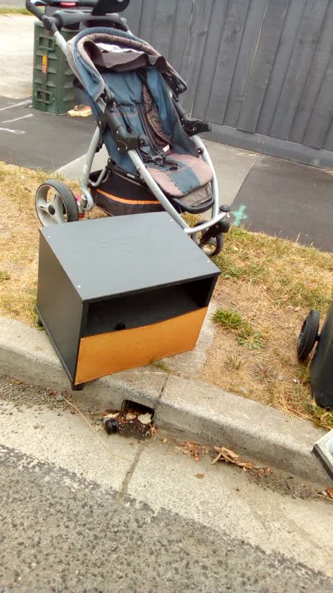 Rubbish/Recycling, a report photo