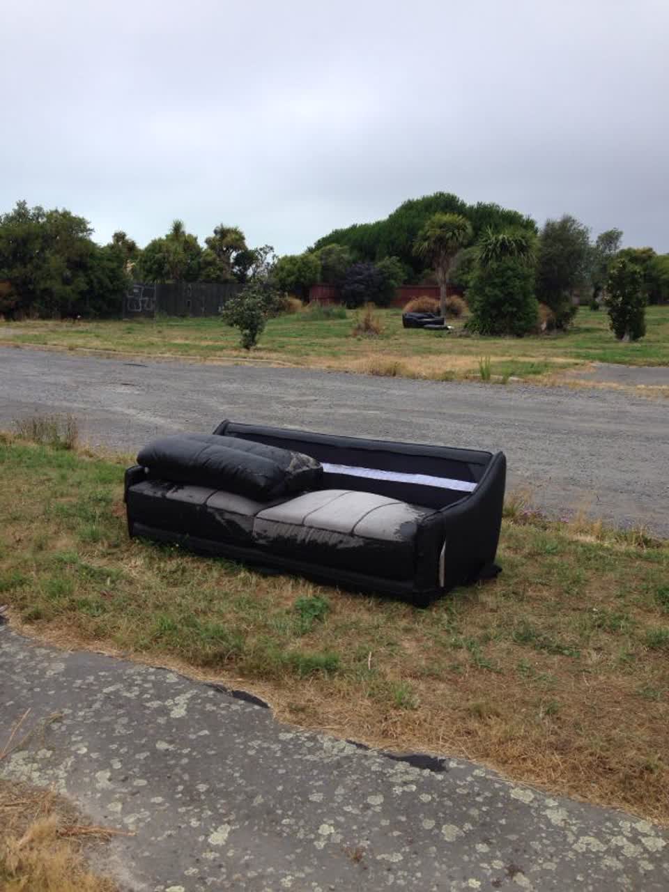The photograph attached to this rubbish/recycling report