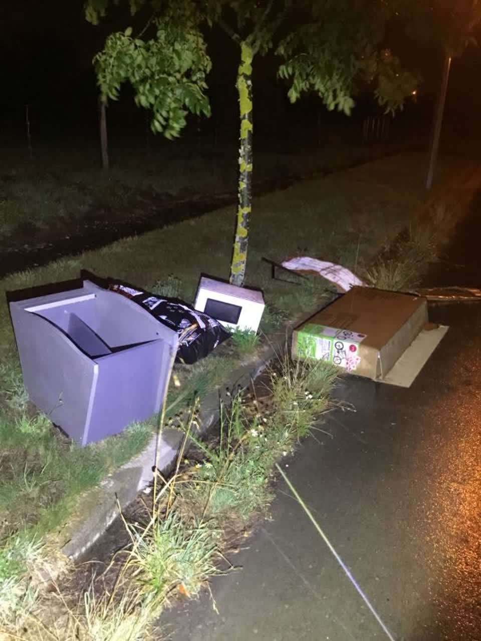 The photograph attached to this rubbish/recycling report