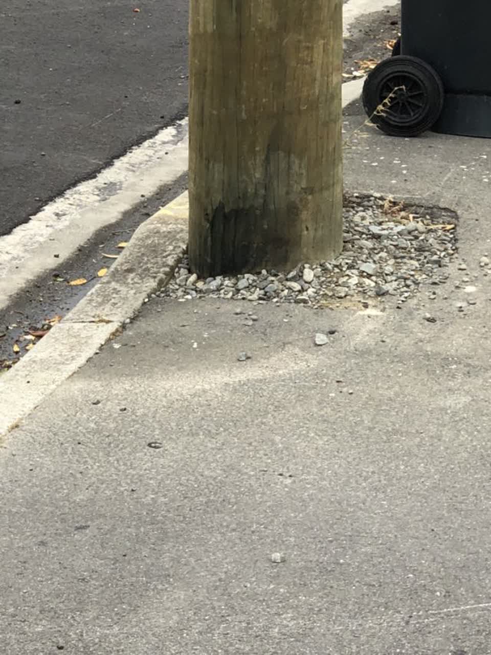 The photograph attached to this roading/streets report
