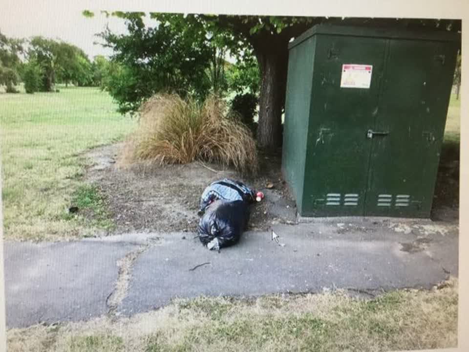 The photograph attached to this rubbish/recycling report