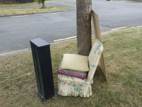 Rubbish/Recycling, a report photo