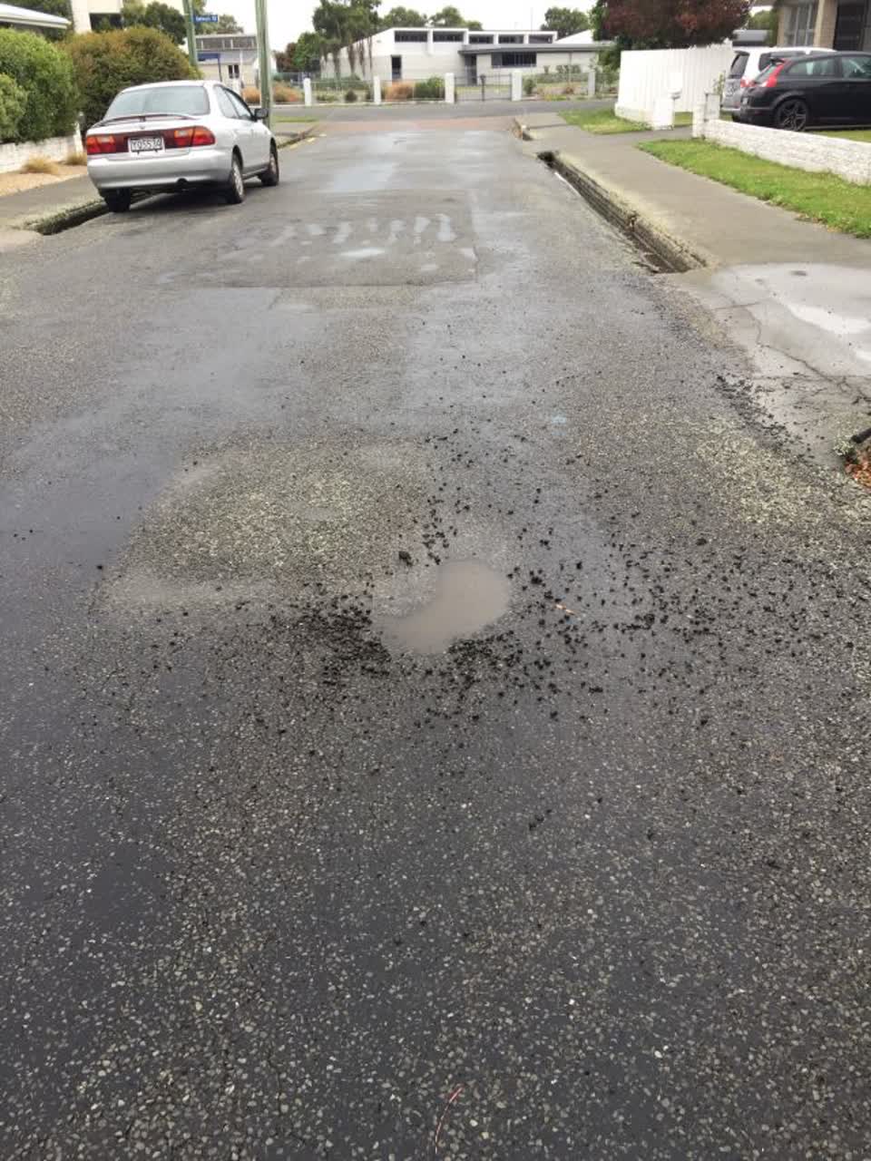 The photograph attached to this roading/streets report