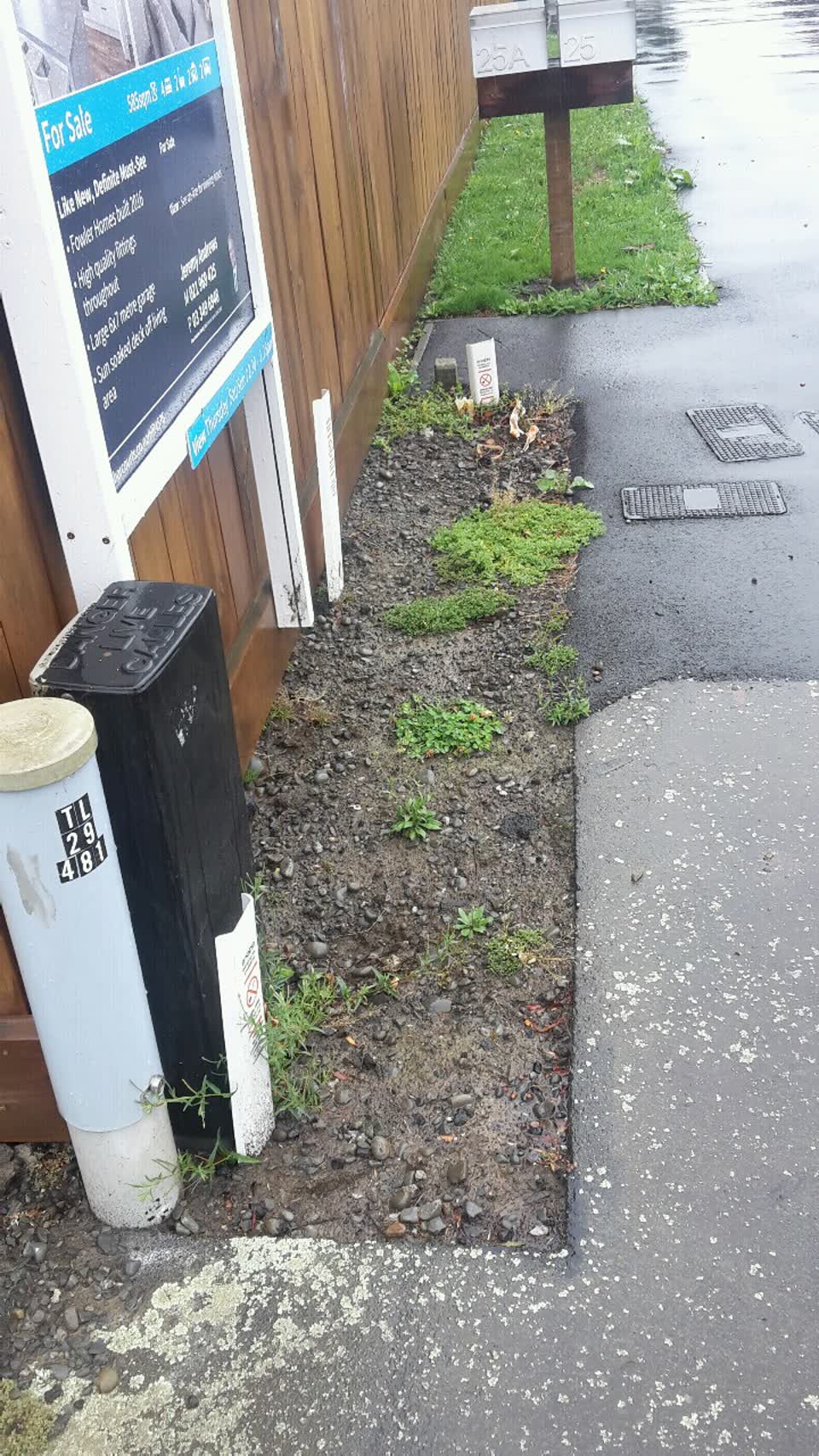 The photograph attached to this roading/streets report
