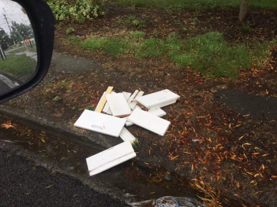 The photograph attached to this rubbish/recycling report