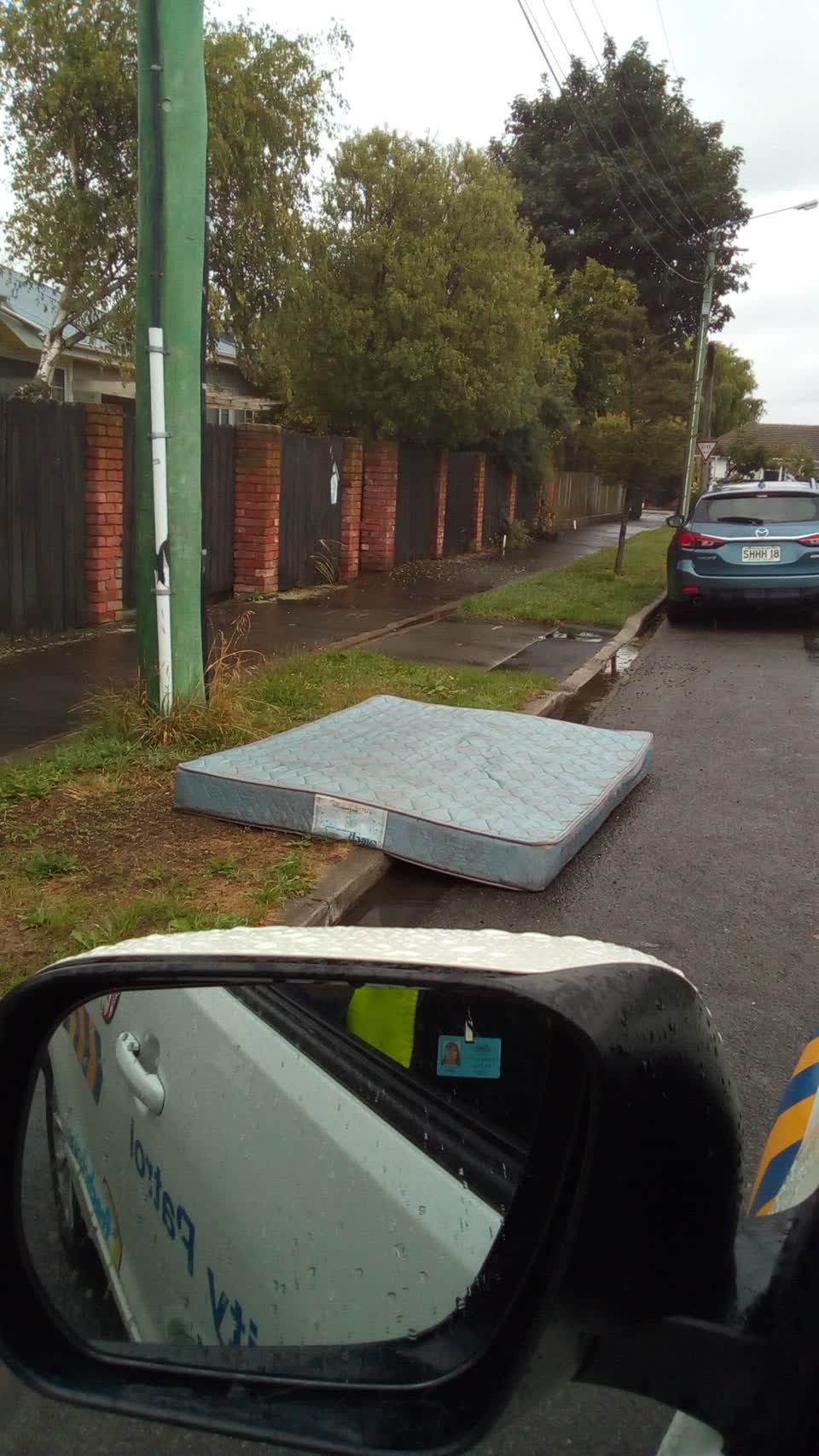 The photograph attached to this rubbish/recycling report