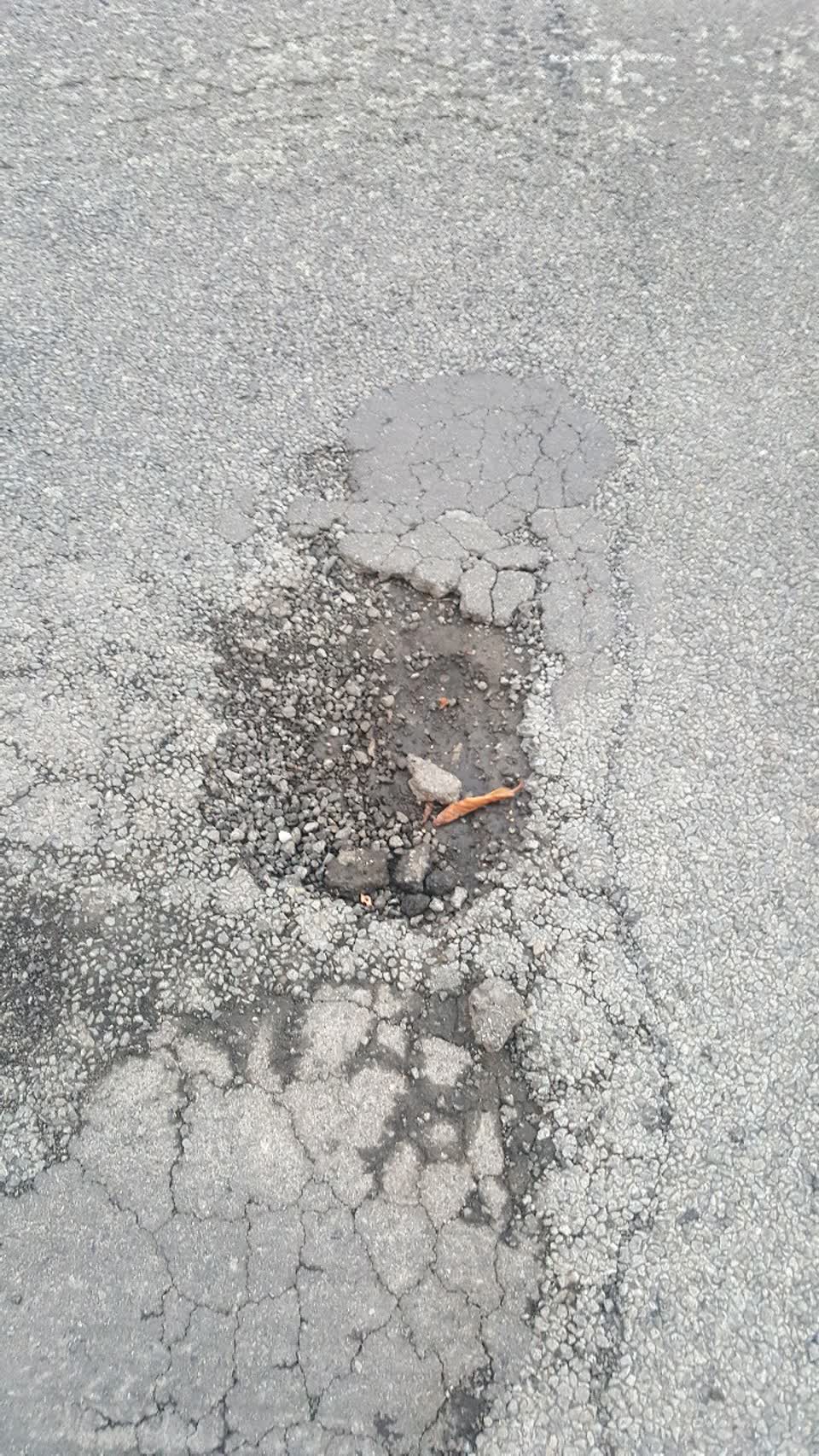 The photograph attached to this roading/streets report