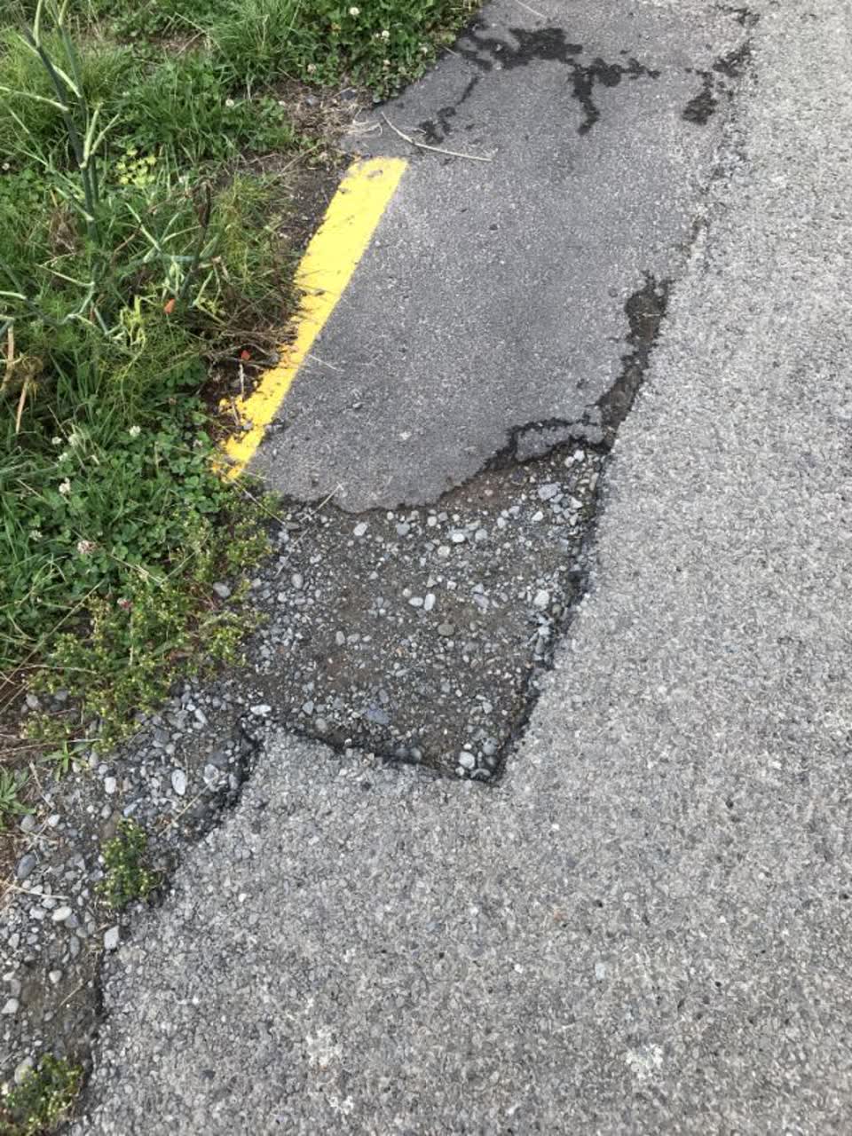 The photograph attached to this roading/streets report