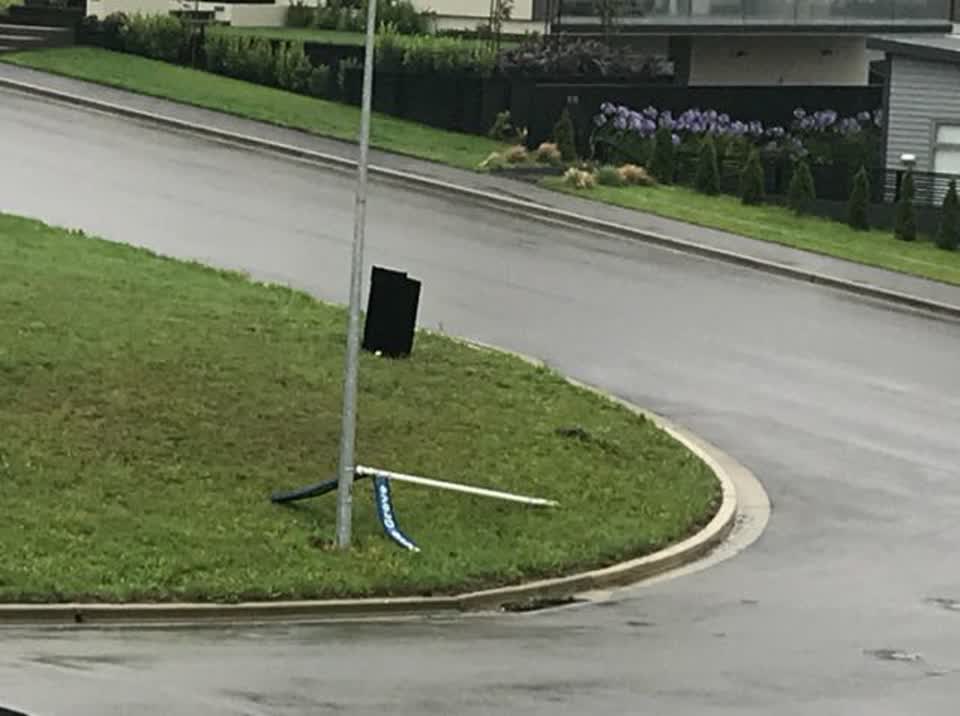 The photograph attached to this roading/streets report