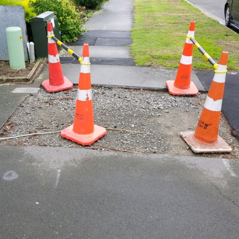 The photograph attached to this roading/streets report