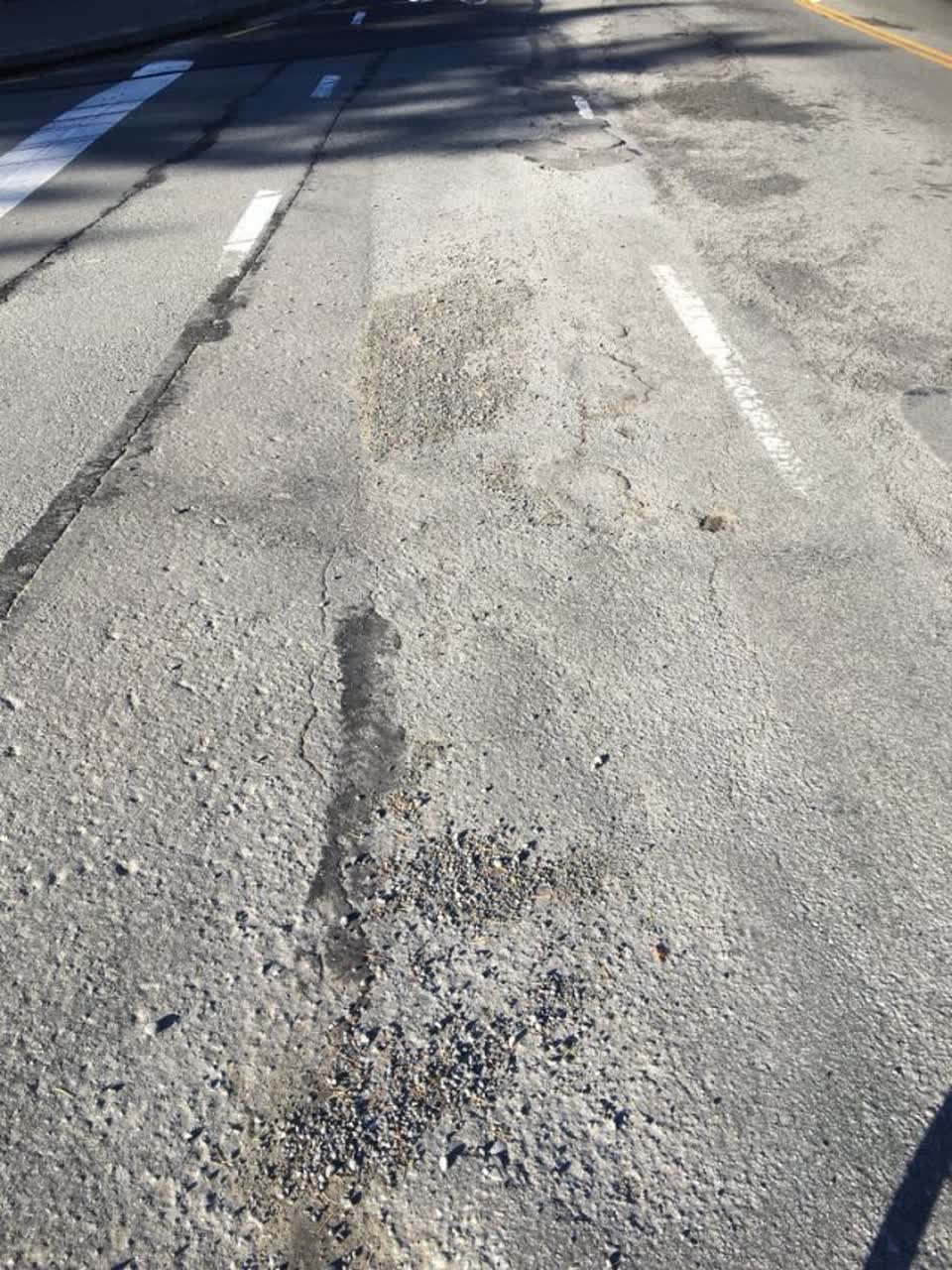 The photograph attached to this roading/streets report