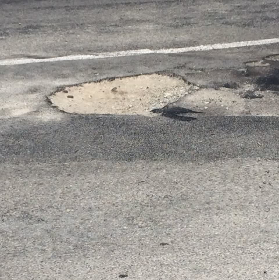 The photograph attached to this roading/streets report
