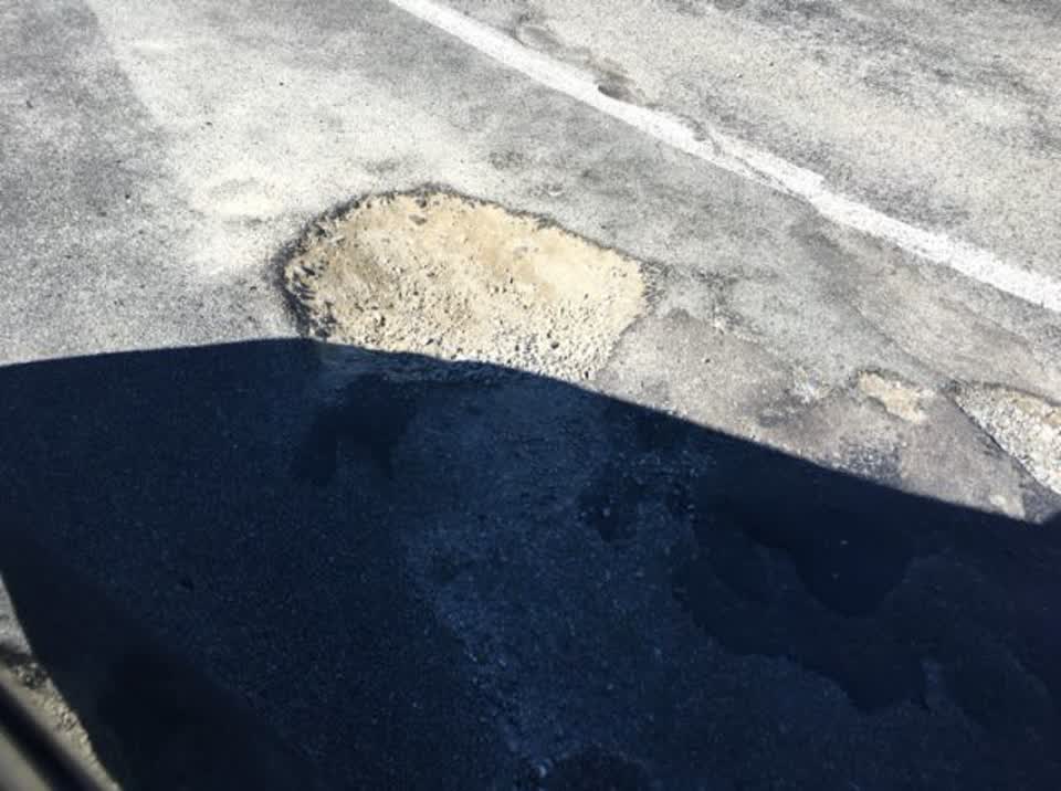The photograph attached to this roading/streets report