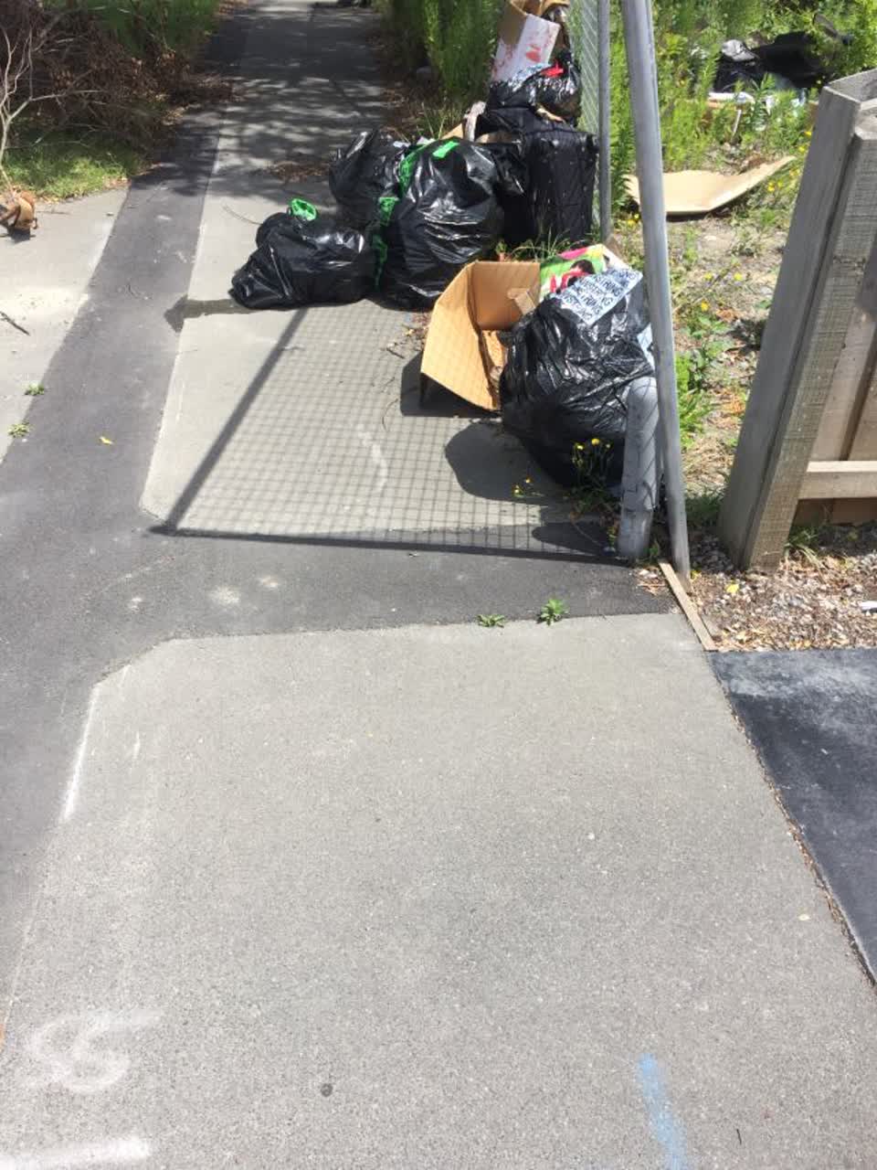 The photograph attached to this roading/streets report
