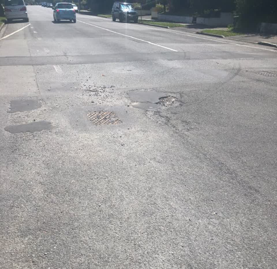 The photograph attached to this roading/streets report