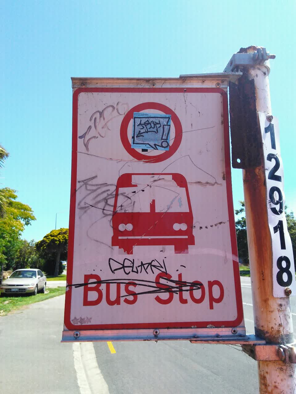 The photograph attached to this graffiti report