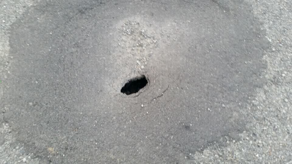 The photograph attached to this roading/streets report