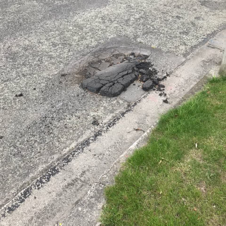 The photograph attached to this roading/streets report