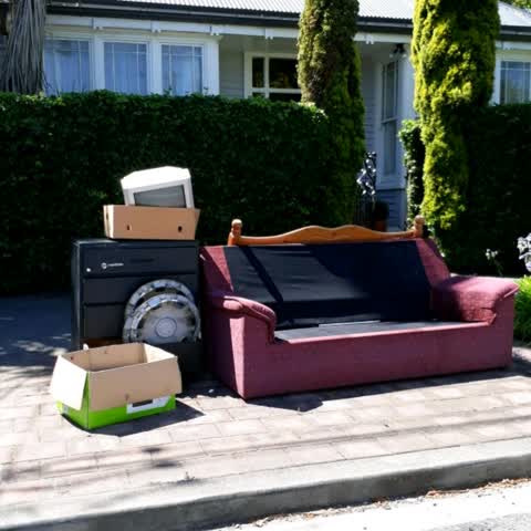 Rubbish/Recycling, a report photo