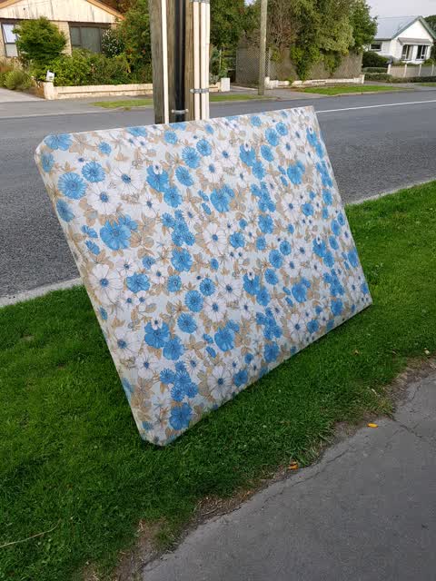 Rubbish/Recycling, a report photo