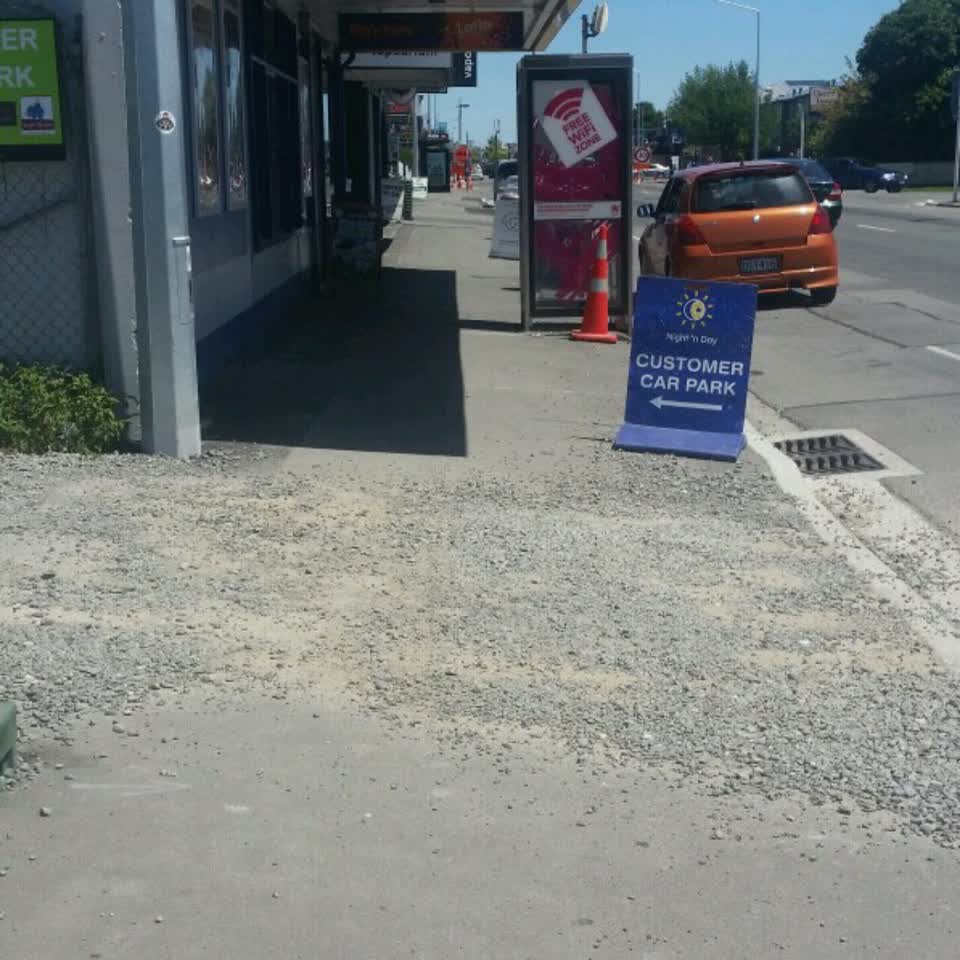 The photograph attached to this roading/streets report