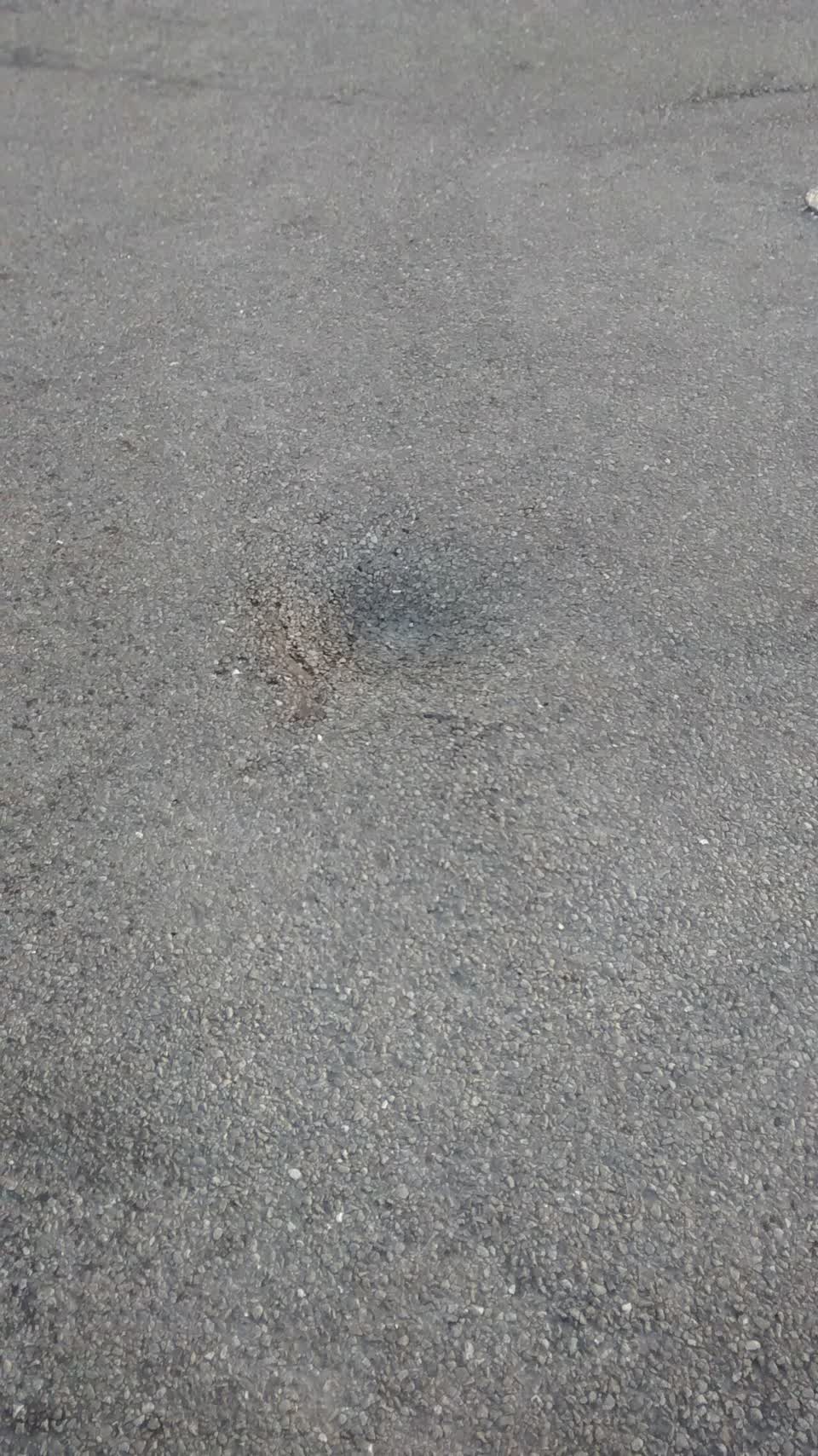 The photograph attached to this roading/streets report