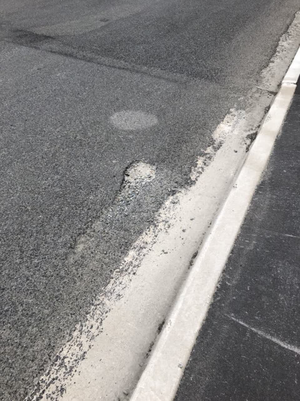 The photograph attached to this roading/streets report