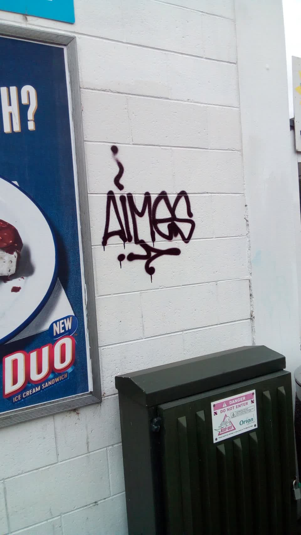 The photograph attached to this graffiti report