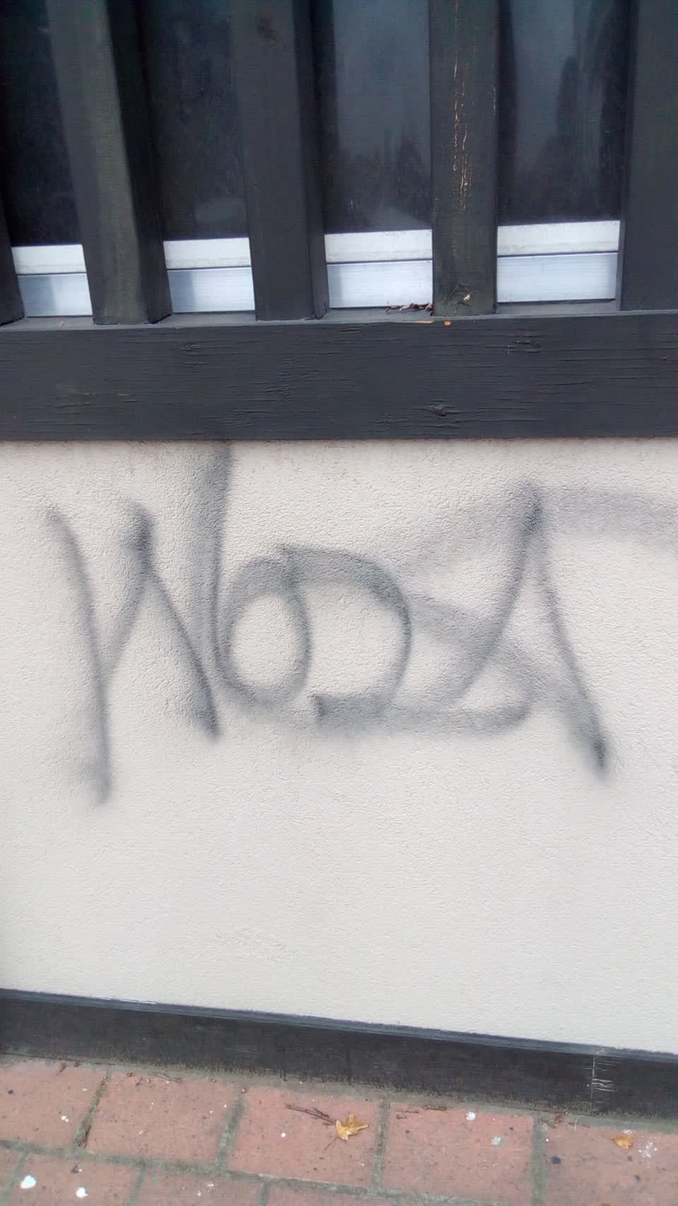 The photograph attached to this graffiti report