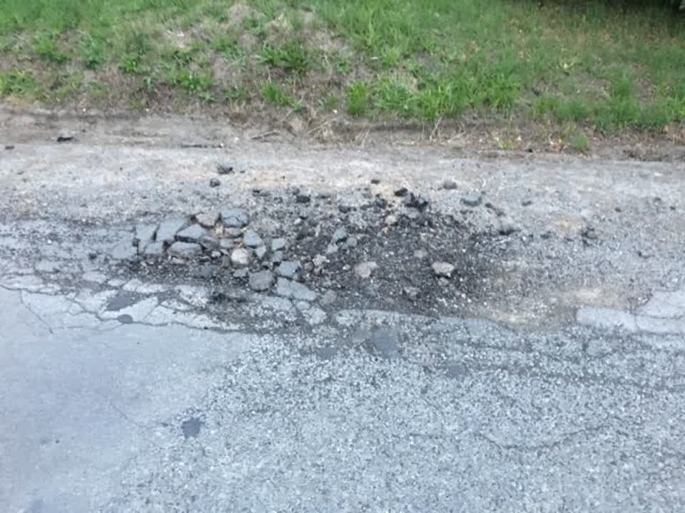 The photograph attached to this roading/streets report
