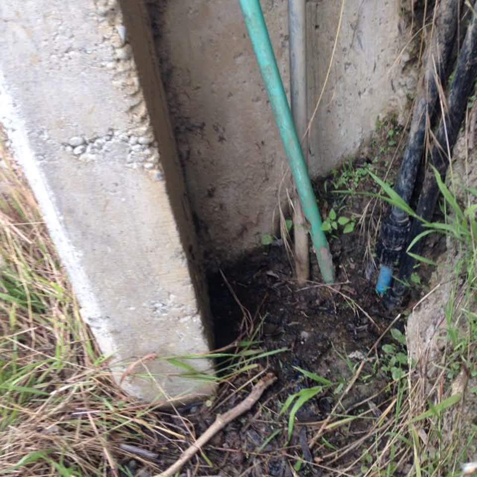 The photograph attached to this water supply report