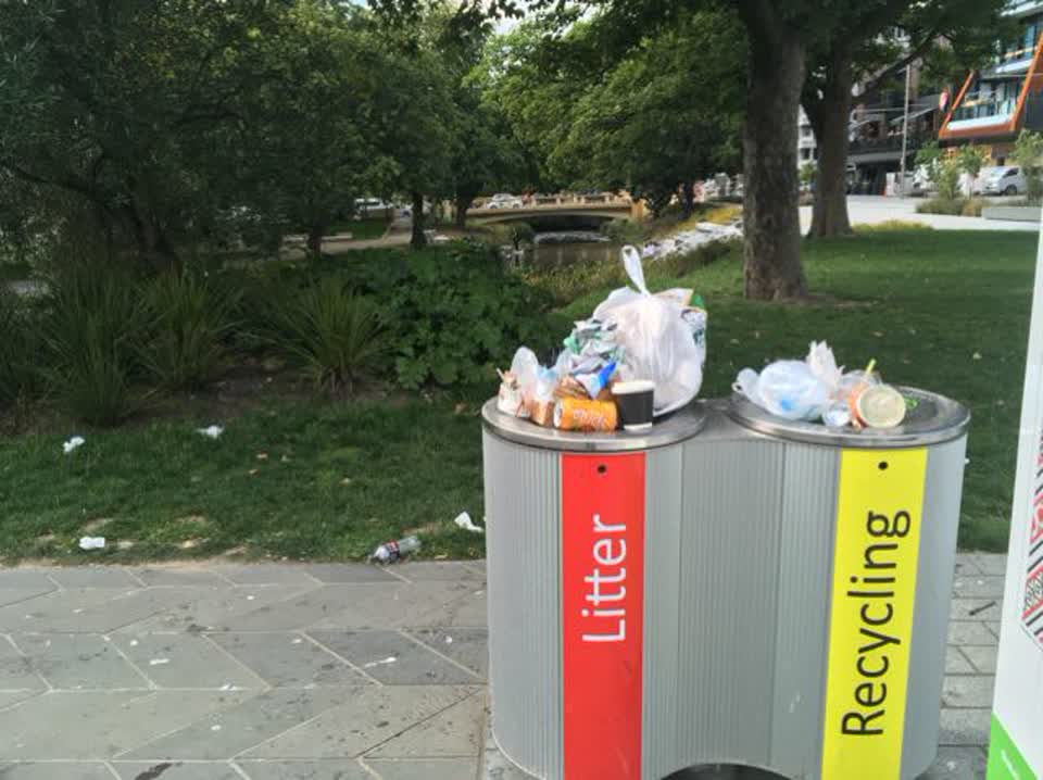 The photograph attached to this rubbish/recycling report