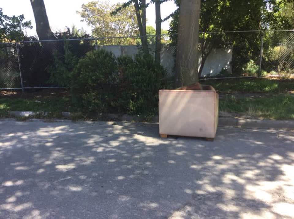 The photograph attached to this rubbish/recycling report